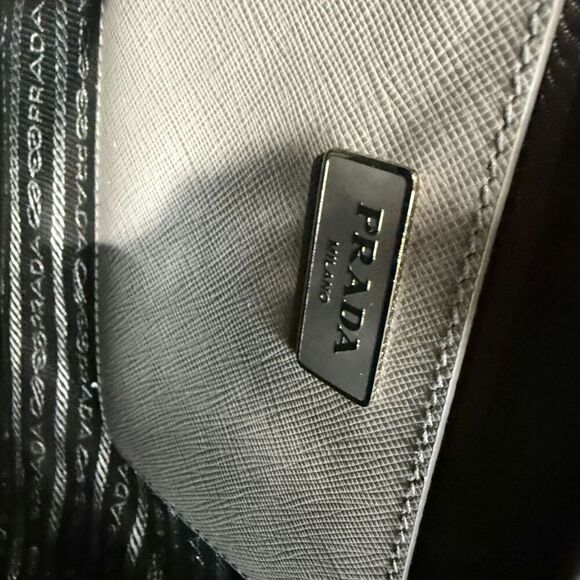 Prada Saffiano Lux large Tote Color Grey - Picture 7 of 12